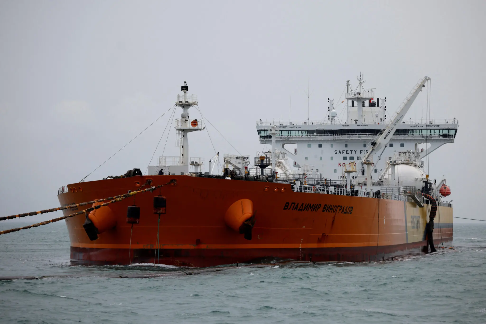 Індія скорочує закупівлі: як Росія переорієнтує нафтовий експорт на Китай та рятує економіку